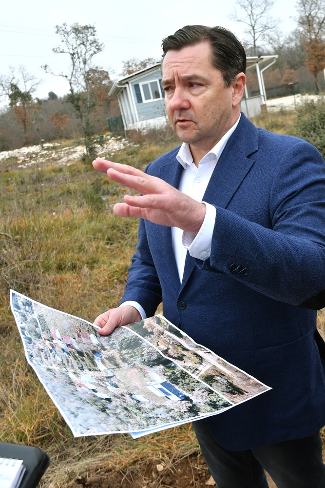 Akcija protiv bespravne gradnje (snimio Milivoj MIJOŠEK)
